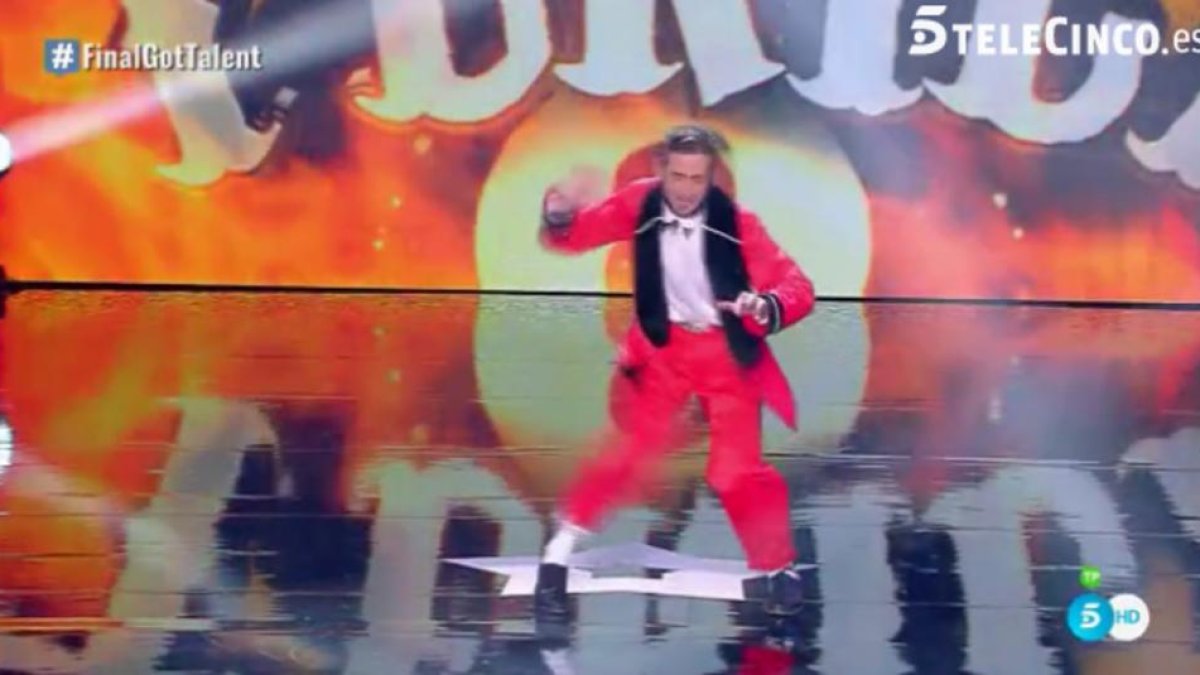 Imagen de la actuación en la final de 'Got Talent' de Antonio el Tekila.-