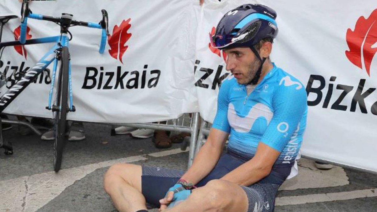 Carlos Barbero, frustrado nada más concluir el Circuito de Getxo.-MOVISTAR.COM/PHOTOGOMEZ