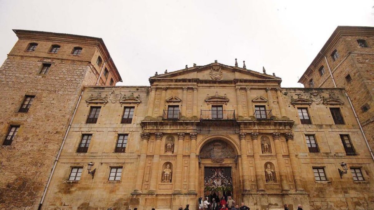 El Monasterio de San Salvador es un referente turístico en Oña.-G.G.