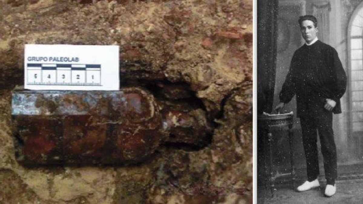 Leoncio Badía, enterrador de Paterna, y una de las botellas que colocaba para identificar los cuerpos de los republicanos fusilados.-GRUPO PALEOLAB Y FAMILIA BADÍA