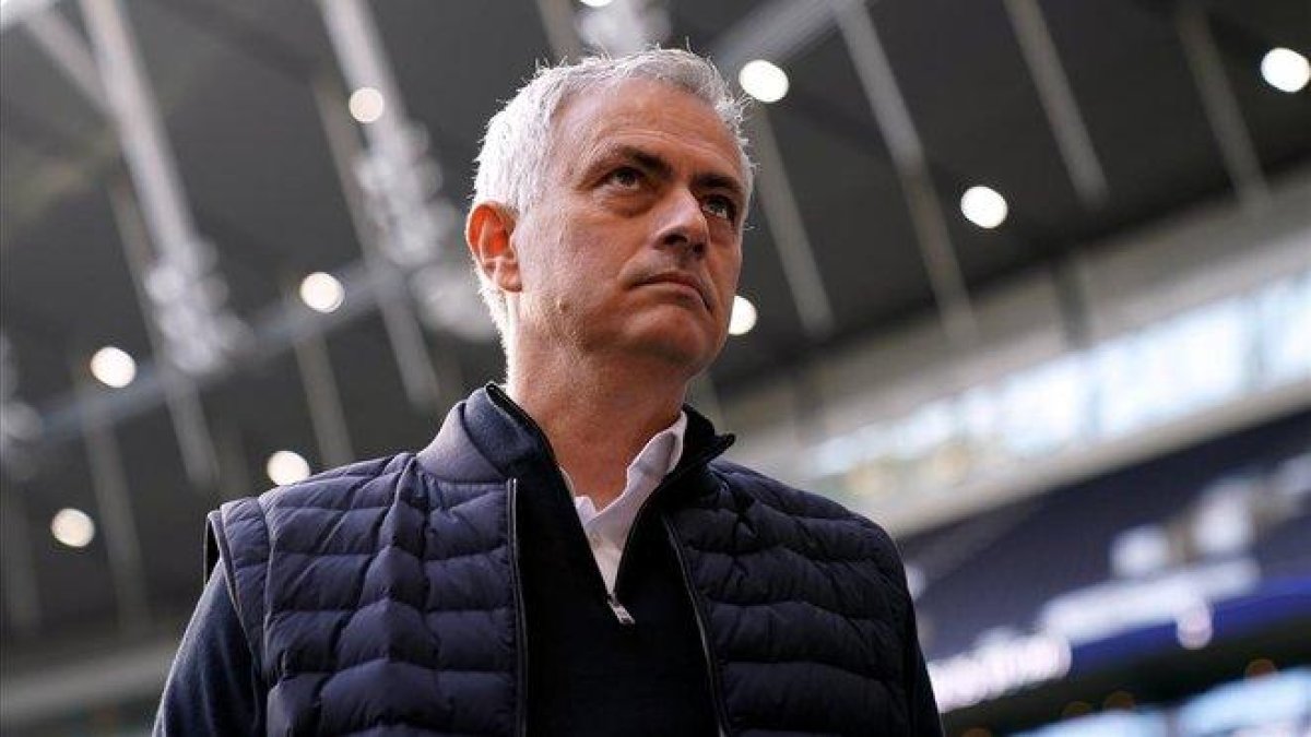 Mourinho, en el último partido del Tottenham.-DPA
