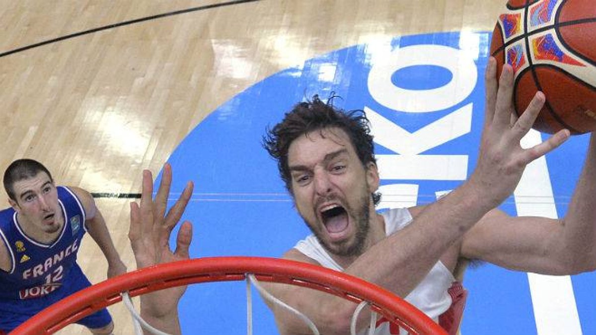 Pau Gasol logró 40 puntos y 11 rebotes frente a Francia.-AFP