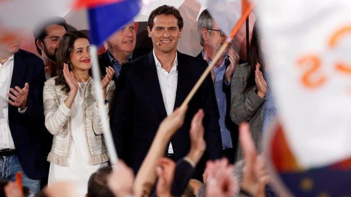 Albert Rivera junto a Inés Arrimadas en la valoración de los resultados electorales.-CHEMA MOYA (EFE)