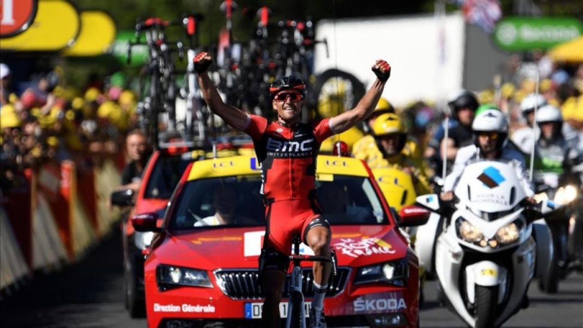 Van Avermaet celebra su victoria de etapa.-AFP / LIONEL BONAVENTURE