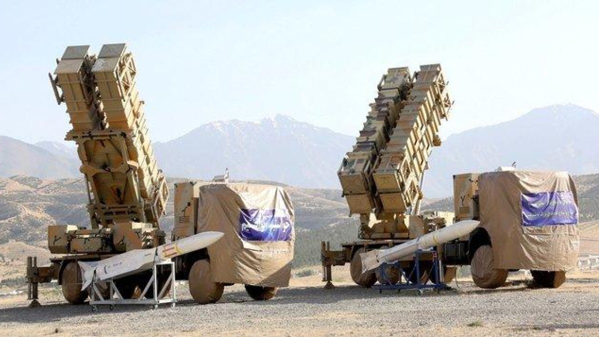 Nuevo sistema de misiles de defensa aérea de Irán.-EFE