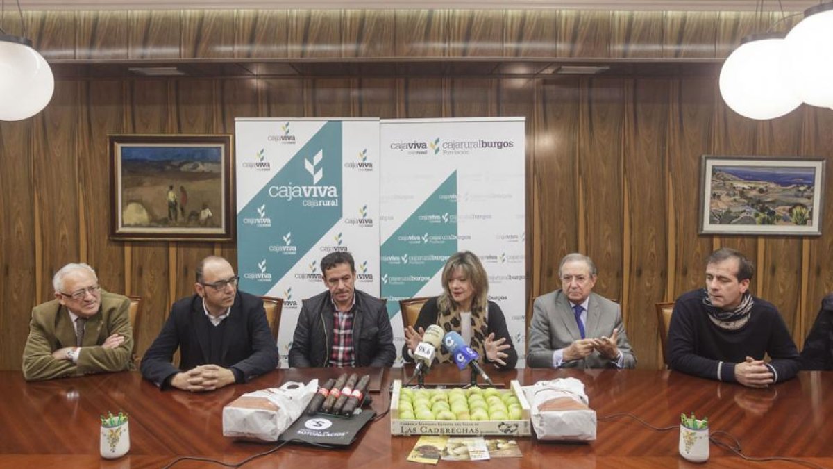 Un momento de la prsentación de la campaña de ayuda a Banco de Alimentos.-S. O.