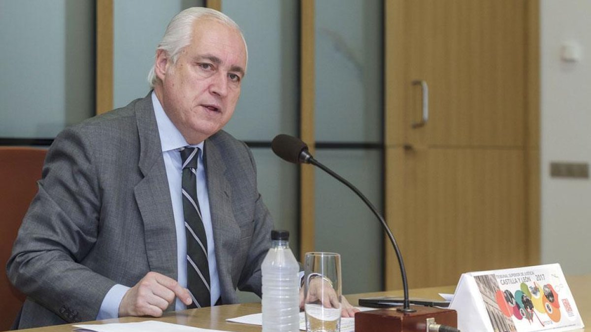 José Luis Concepción, presidente del TSJCyL, durante la presentación de la memoria de actividades.-SANTI OTERO