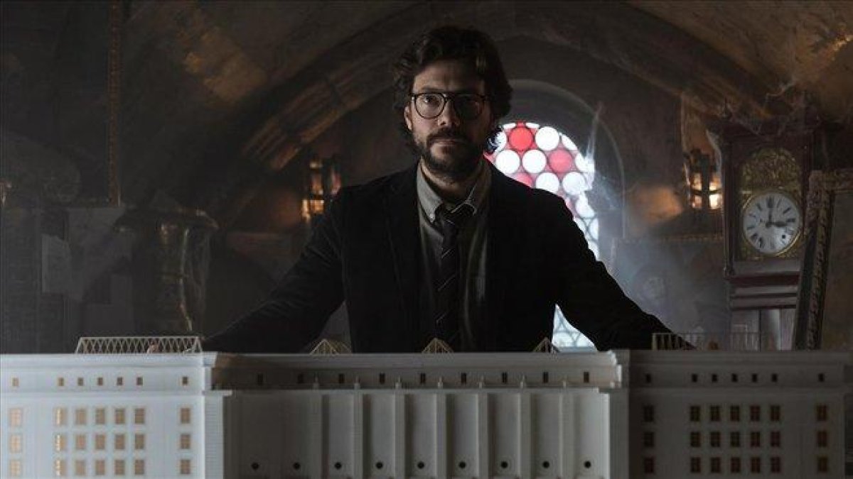 El actor Álvaro Morte, en la tercera temporada de la serie de Netflix ’La casa de papel’.-TAMARA ARRANZ RAMOS (NETFLIX)