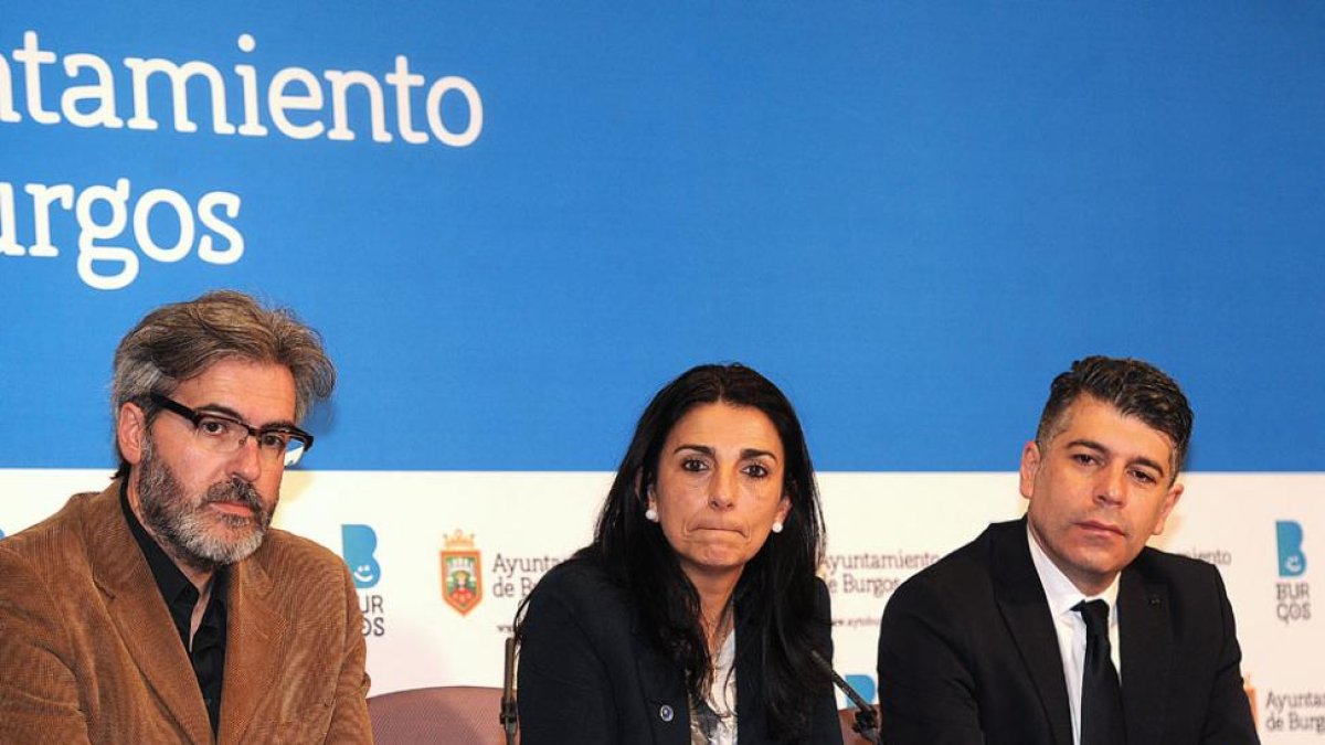 Jesús Ortego, Gloria Bañeres y Vicente Marañón, ediles de C’s.-ISRAEL L. MURILLO