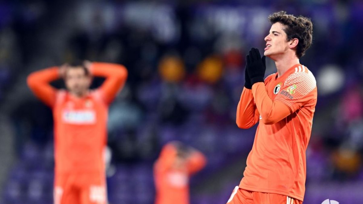 Riki se lamenta durante un partido. LALIGA