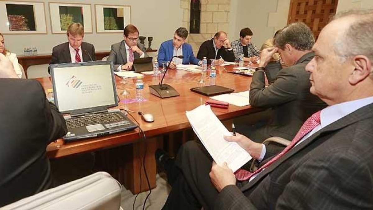 Reunión del Consejo Rector del consorcio del desvío.-RAÚL G. OCHOA