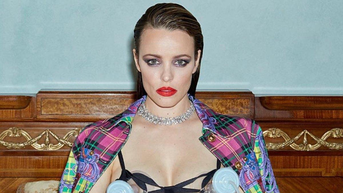 Rachel McAdams, con dos sacaleches, en el descanso de un posado de moda-INSTAGRAM / CLAIRE ROTHSTEIN