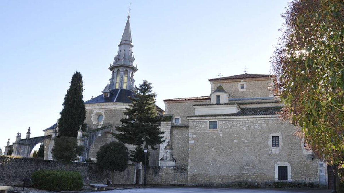 El Santuario de la Aguilera tiene su origen en una ermita erigida cerca del pueblo en el siglo XIV.-L. V.