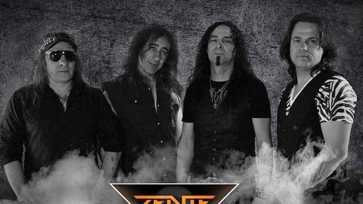 Javi Rojo (guitarra), Manolo García (voz y guitarra), Kelly Pascual (batería) y Peri Orgaz (bajo) son Zente.-Román Casado