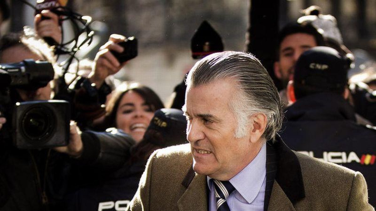 El extesorero del PP Luis Bárcenas.-AP / DANIEL OCHOA DE OLZA
