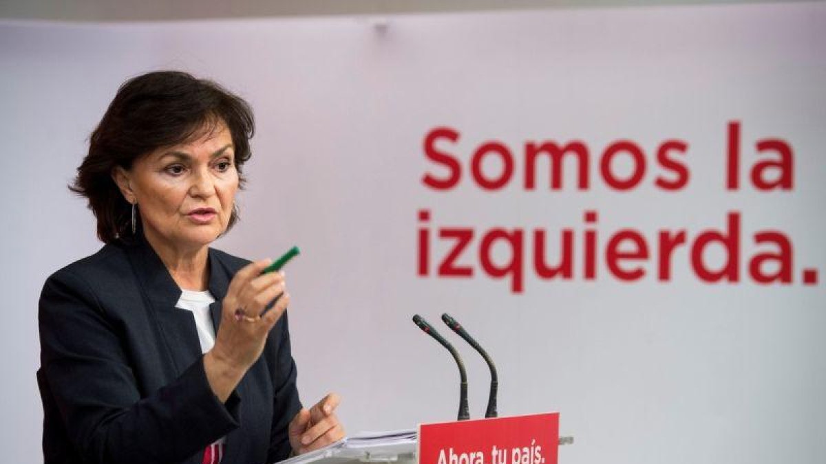 Carmen Calvo, durante una rueda de prensa.-LUCA PIERGIOVANNI (EFE)