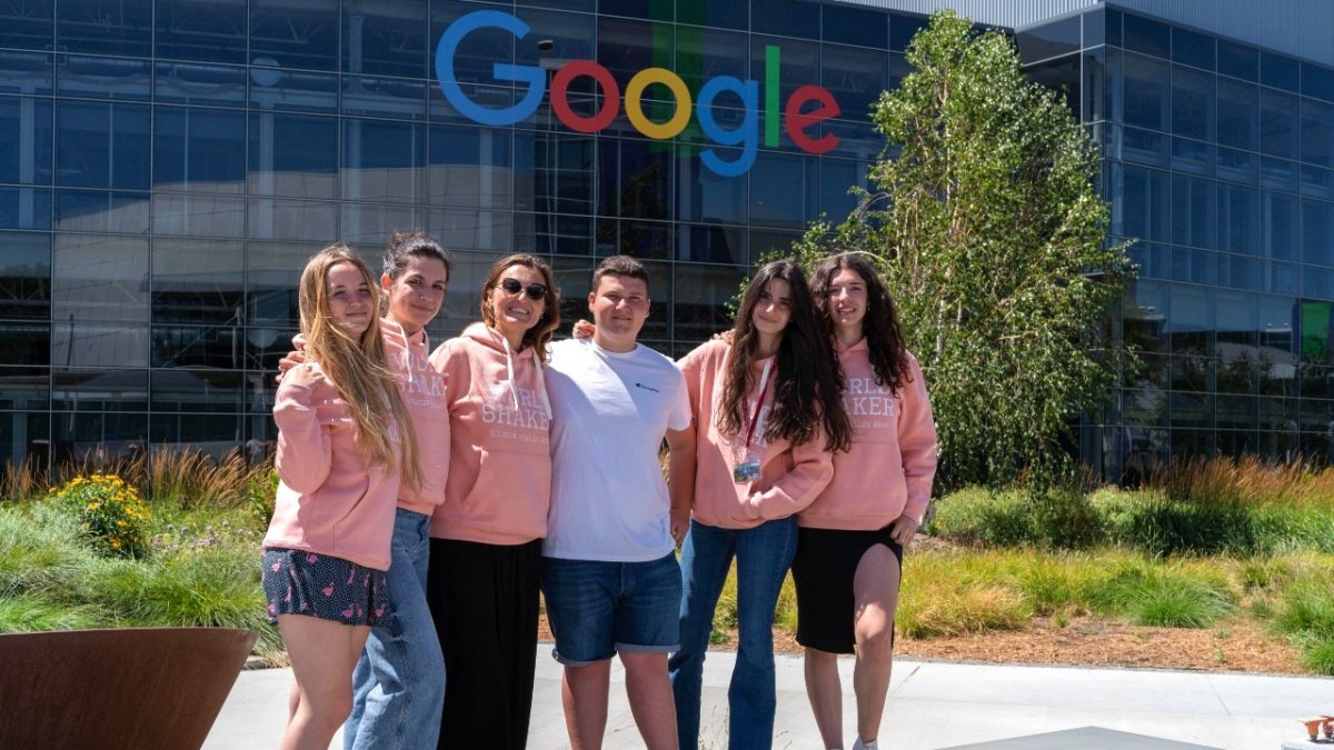 El equipo de Burgos del reto The Challenge en la sede de Google con Miquel Montoro. ECB