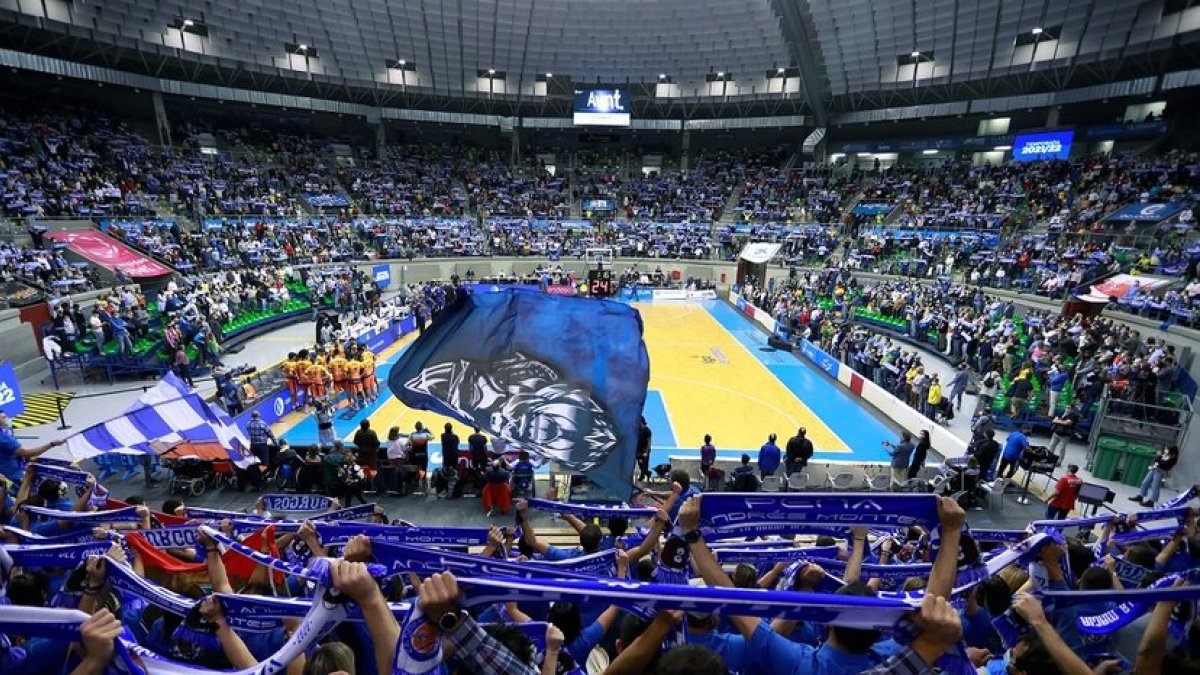 Aspecto del Coliseum un día de partido. SANTI OTERO