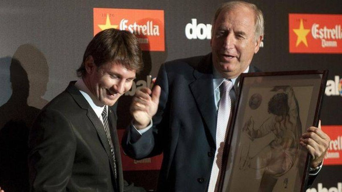 Rexach con Messi.-Foto: JORDI COTRINA