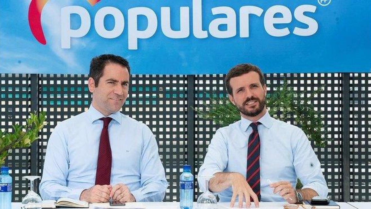 El secretario general del PP, Teodoro García Egea, y el presidente del partido, Pablo Casado, el pasado martes en la sede de Génova.-EFE