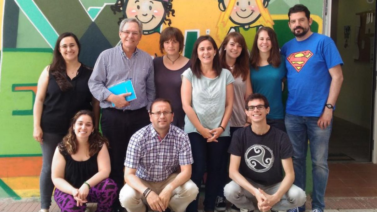 Parte del equipo de Burgos en compañía del presidente de la Fundación Juan Soñador, Juan Carlos Pérez Godoy.-ECB