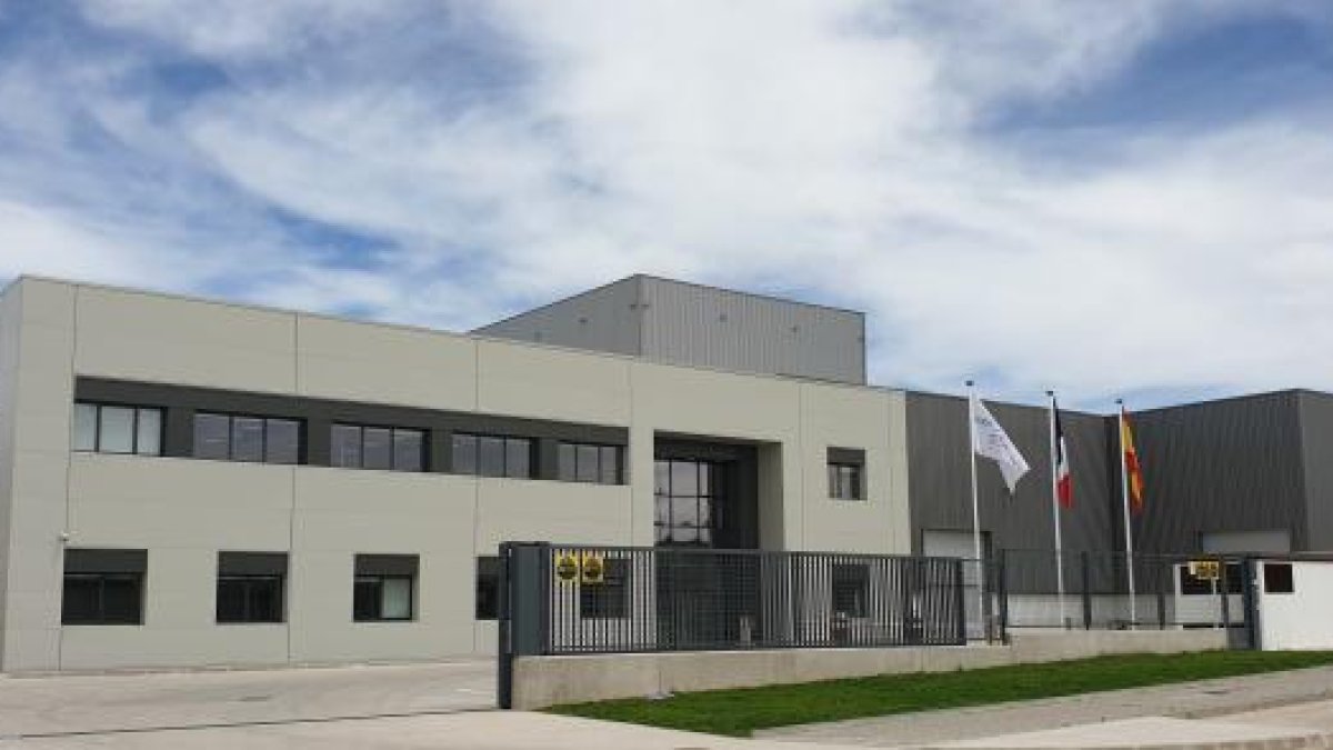 Fábrica de Pierre Guerin, en el polígono de Villalonquéjar. P. GUERIN