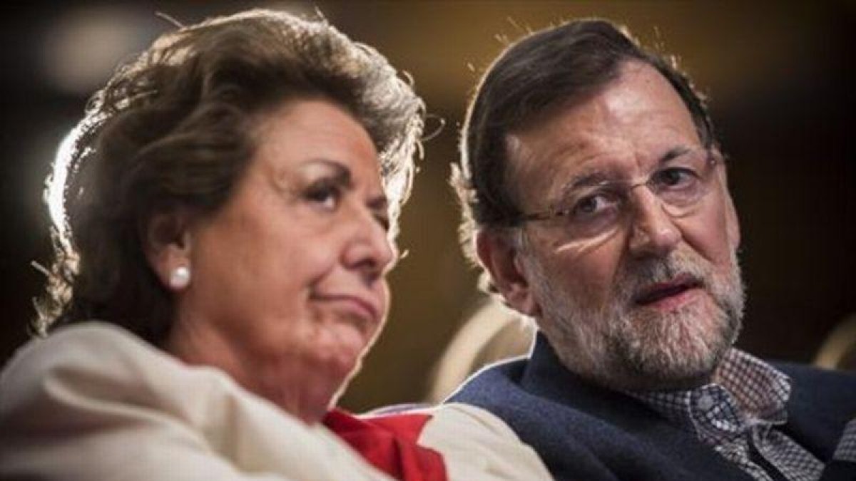 Barberá y Rajoy, en un acto del partido en Valencia, en marzo del 2015.-MIGUEL LORENZO