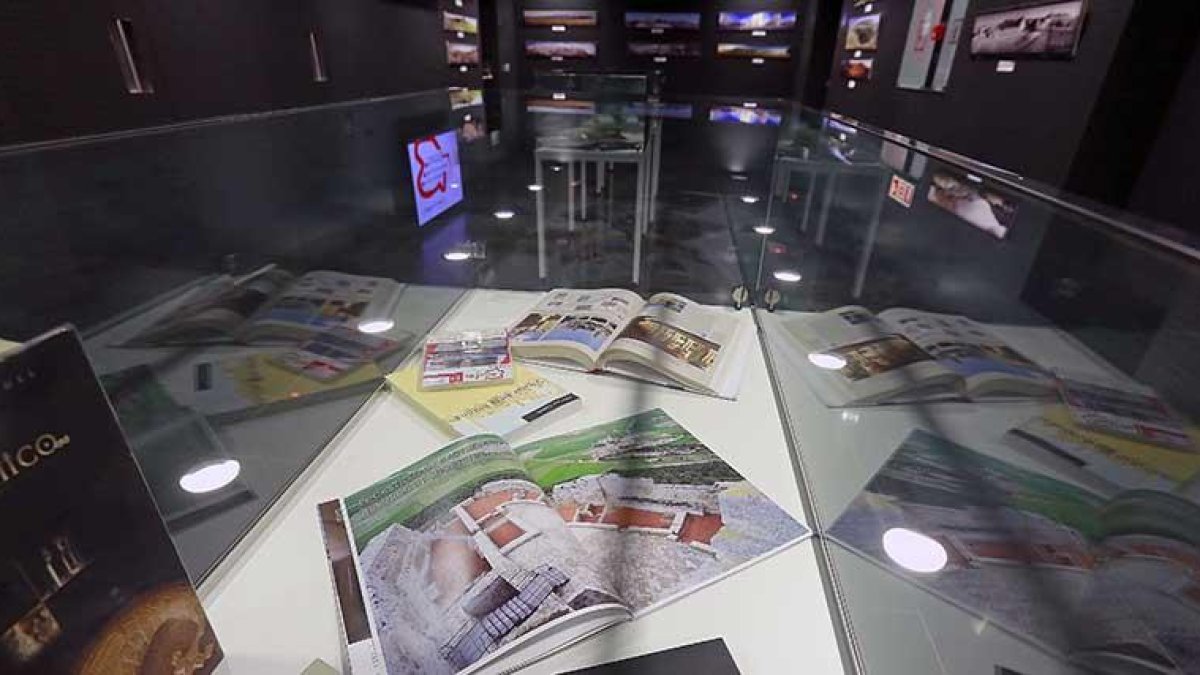 ‘Ancha es Castilla’ es una colección de fotografías de Carlos Mateo expuesta en San Juan hasta el 29.-Raúl Ochoa