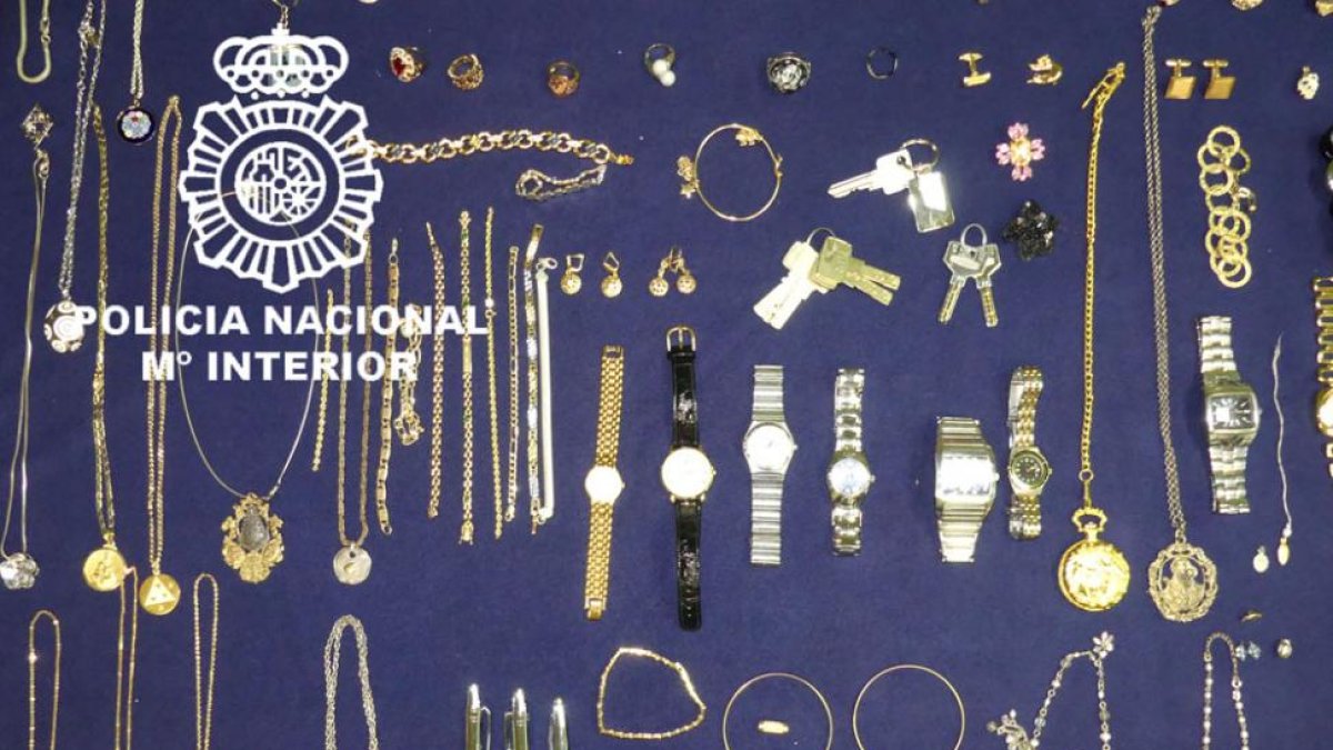 Joyas recuperadas por la Policía.-ECB