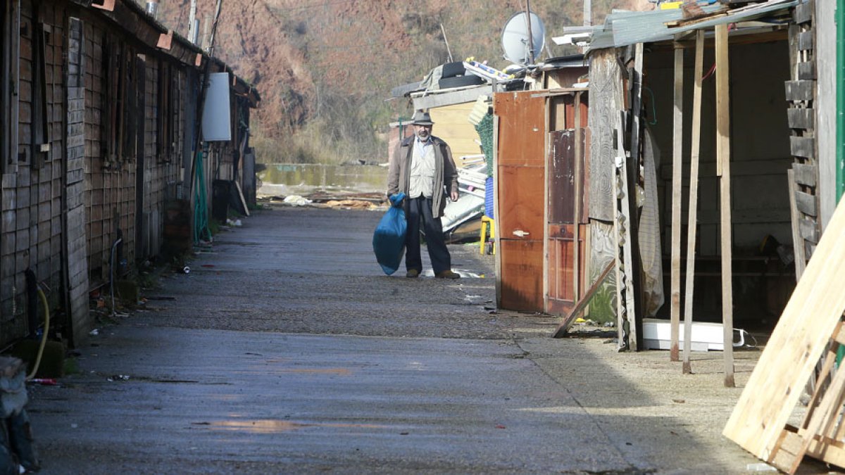 El poblado del Encuentro, ubicado en las cercanías de Villalonquéjar, ha cumplido 27 años. RAÚL G. OCHOA