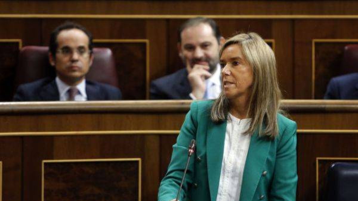 Ana Mato, durante la sesión de control al Gobierno, este miércoles en el Congreso.-Foto: JUAN MANUEL PRATS