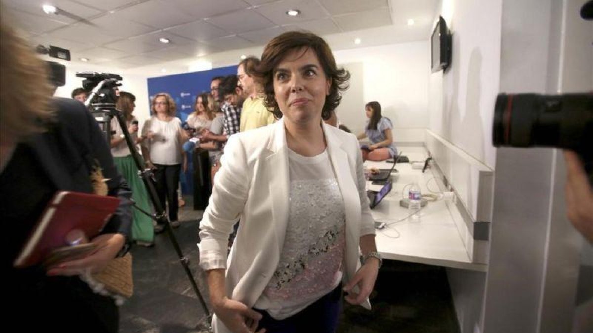 Soraya Sáenz de Santamaría en la sede del PP.-DAVID CASTRO