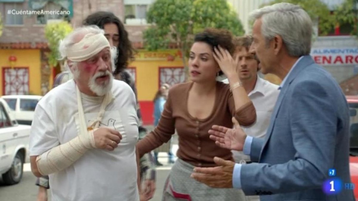 Juan Echanove e Imanol Arias, en una escena de la serie de TVE-1 'Cuéntame...'.-