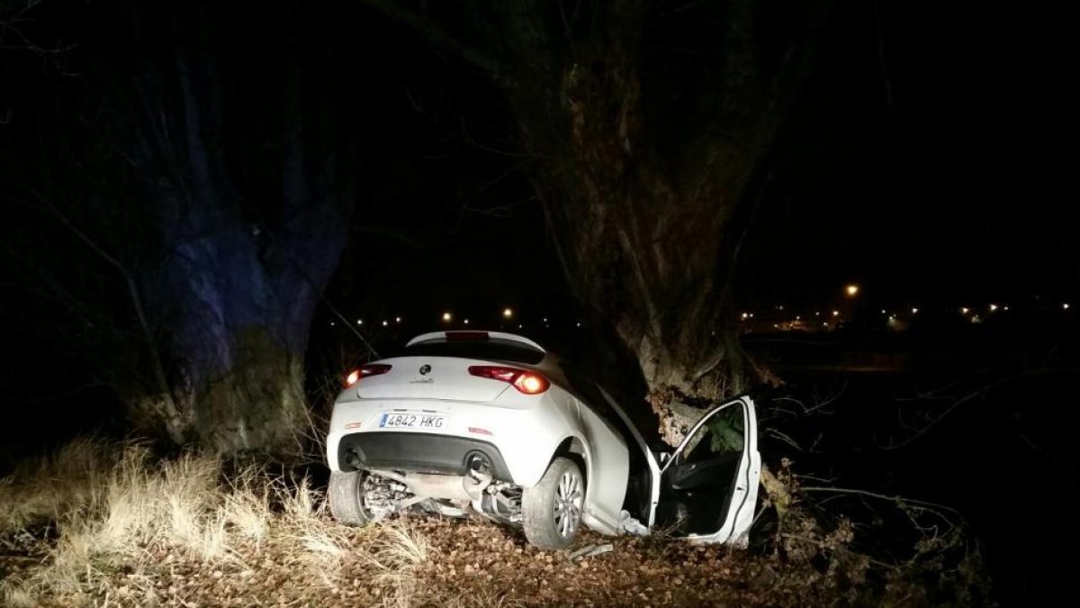 Imagen del vehículo accidentado.-POLICÍA LOCAL