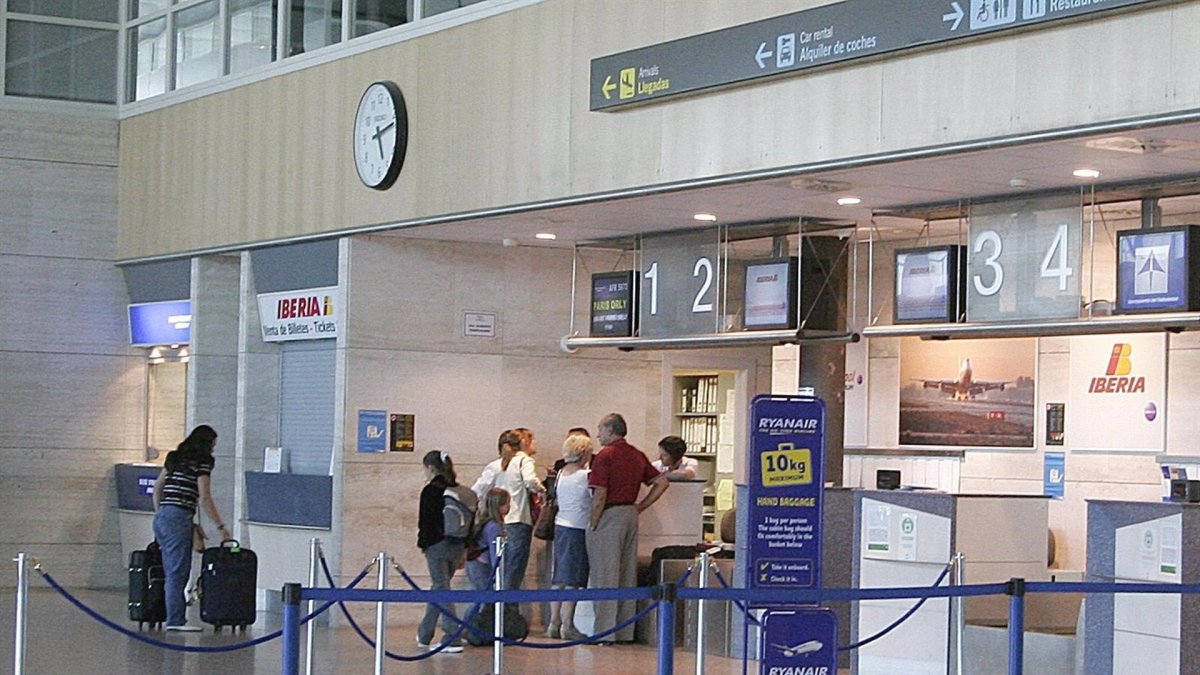 <p> Aeropuerto de Valladolid | E.P. </p>