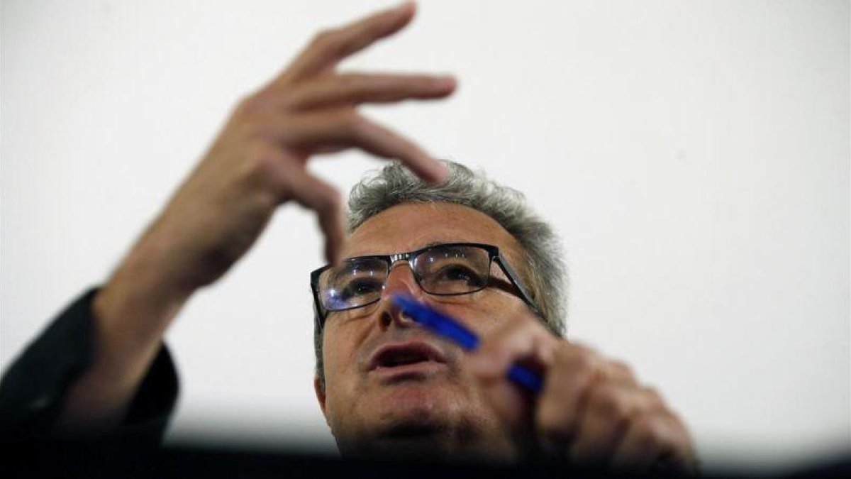 Mariano Barroso, el nuevo presidente de la Academia de Cine, durante la rueda de prensa de este sábado.-EFE / LIZON