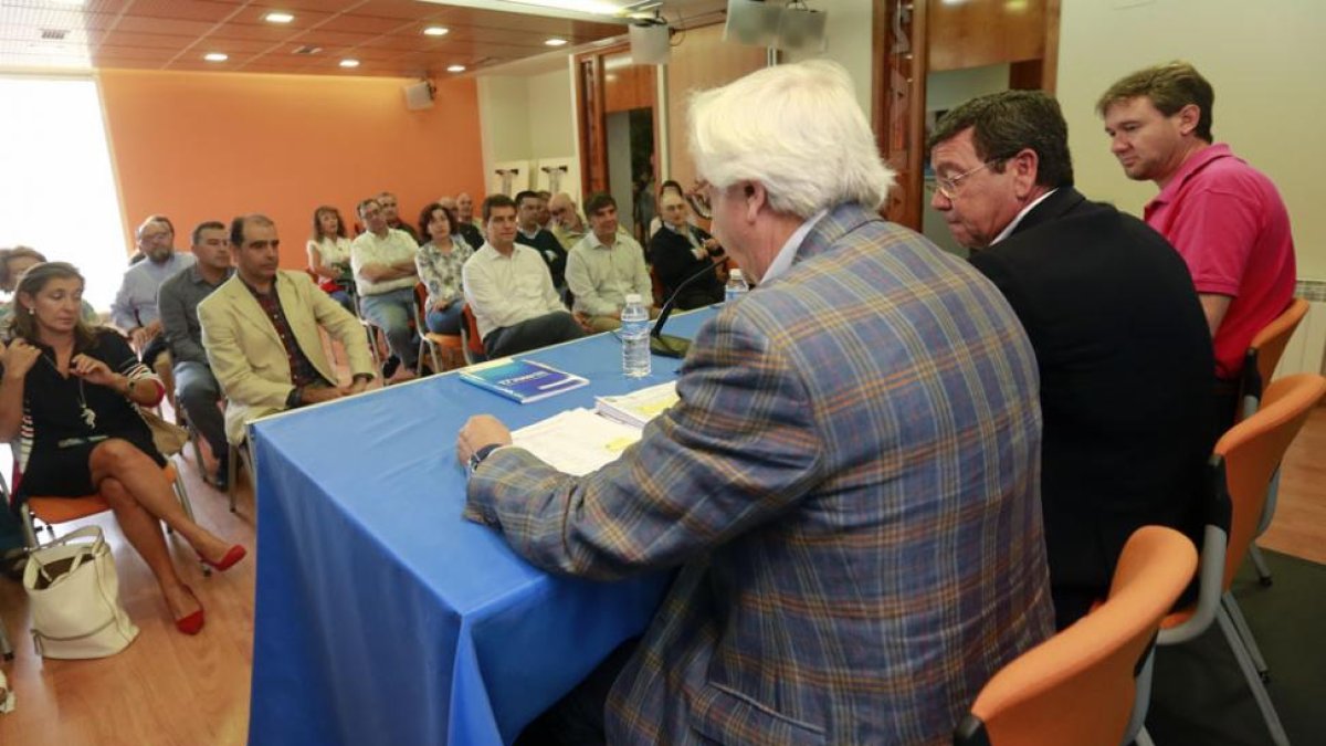 Rico presidió en septiembre la presentación a su ejecutiva de los miembros del comité electoral junto a Lacalle.-R. OCHOA