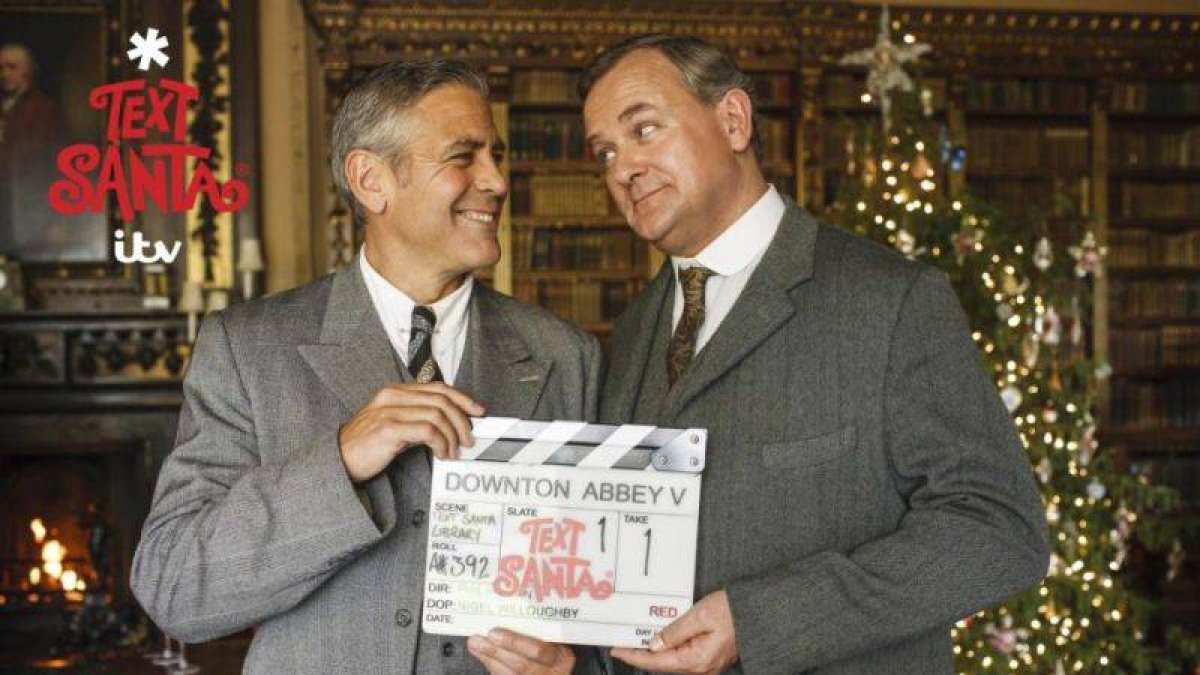 George Clooney y Hugh Boneville (el conde de Grantham), en el especial de Navidad de 'Downton Abbey'.-Foto: ITV