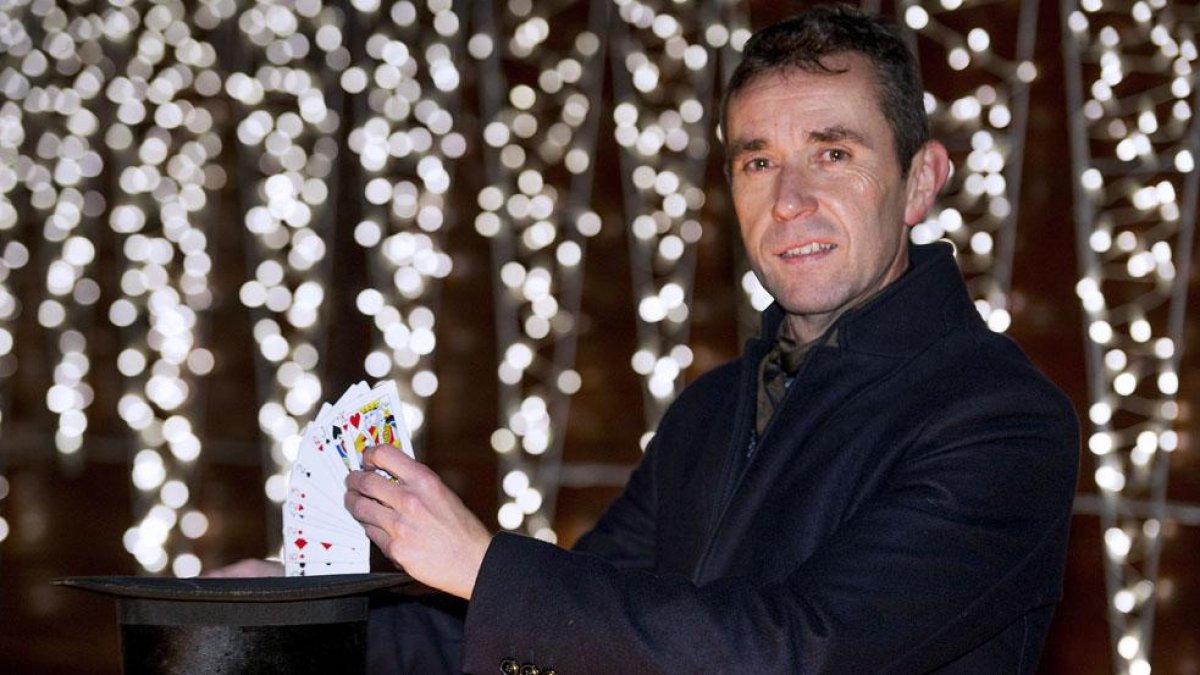 Rubén Zamora, El Gran Truquini, será el protagonista de la Gran Gala de Magia de Amycos.-ISRAEL L. MURILLO