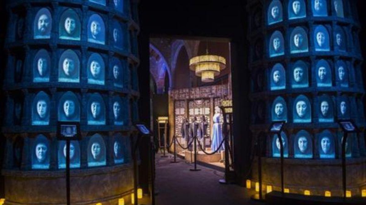 Aspecto de la exposición, de Juego de Tronos en el Museo Marítimo.-JORDI COTRINA