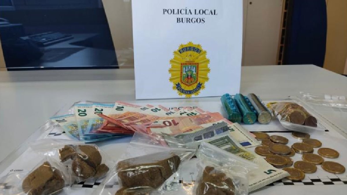 Material intervenido al detenido. ECB