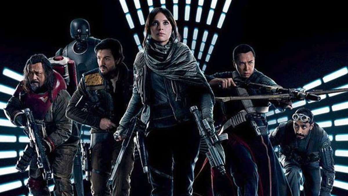 Los buenos de 'Rogue One', con Jyn Erso (Felicity Jones) en primer plano.-