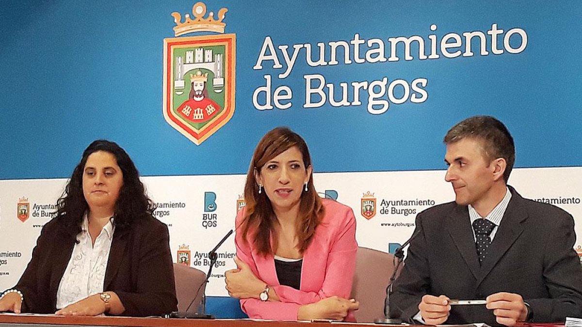La vicealcaldesa, Nuria Barrio, compareció con Rojo y Gonzalo.-ECB
