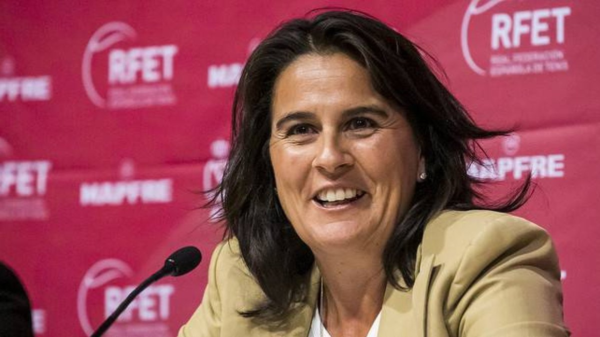 Conchita Martínez, durante su presentación como capitana de la Copa Davis, en la sala de prensa del Estadio Olímpico de Montjuïc.-JOAN PUIG