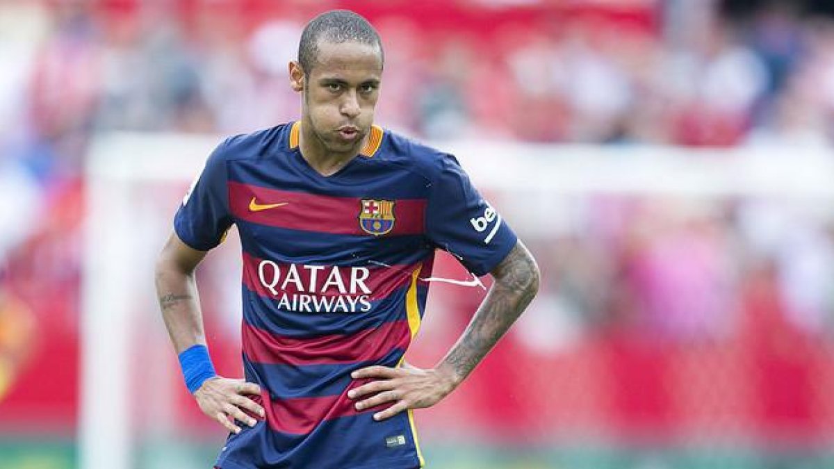 Neymar, en un momento del partido contra el Sevilla, el pasado 3 de octubre.-JORDI COTRINA