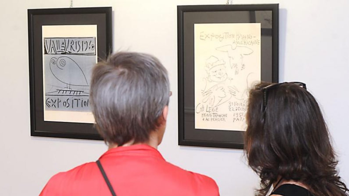 La exposición puede visitarse hasta finales de mes en la calle Petronila Casado.-ISRAEL L. MURILLO