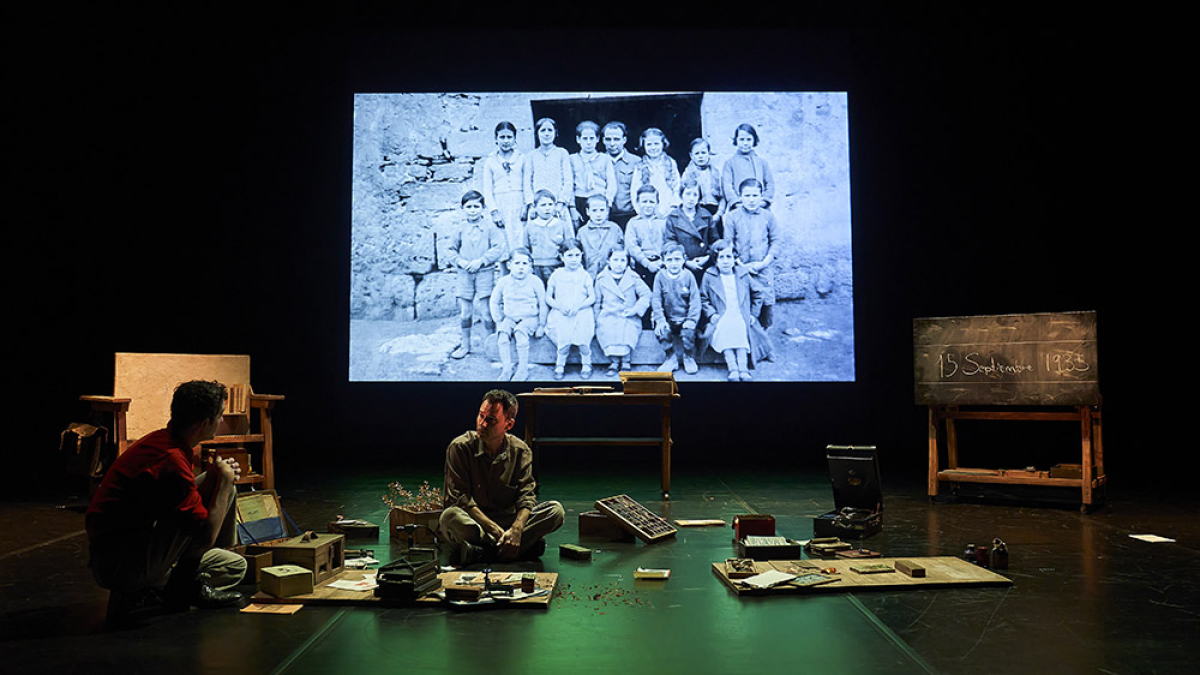 Interpretación de la obra de teatro 'El mar: visión de unos niños que no lo han visto nunca'. DAVID RUANO / TNC