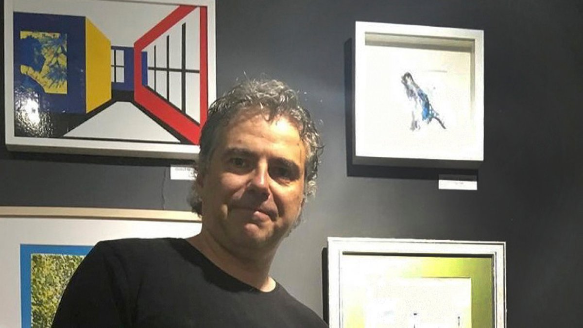 Fernando Pérez del Río, junto a algunos de sus trabajos. ECB
