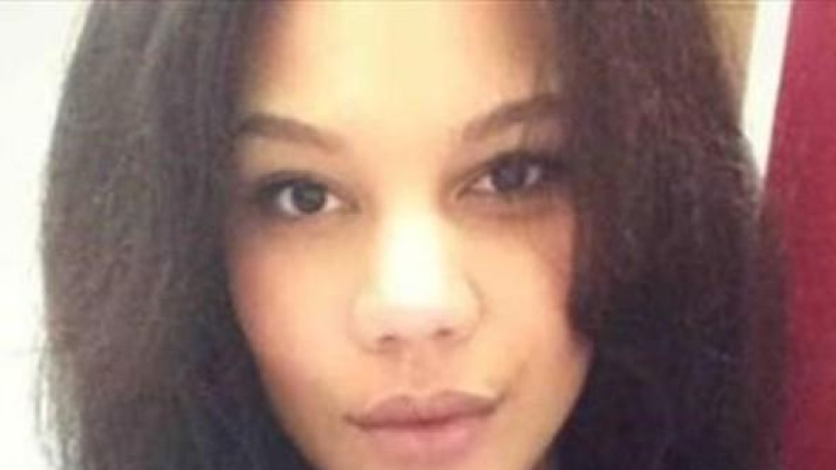 Laura, la joven holandesa detenida en Catar tras denunciar una violación.-