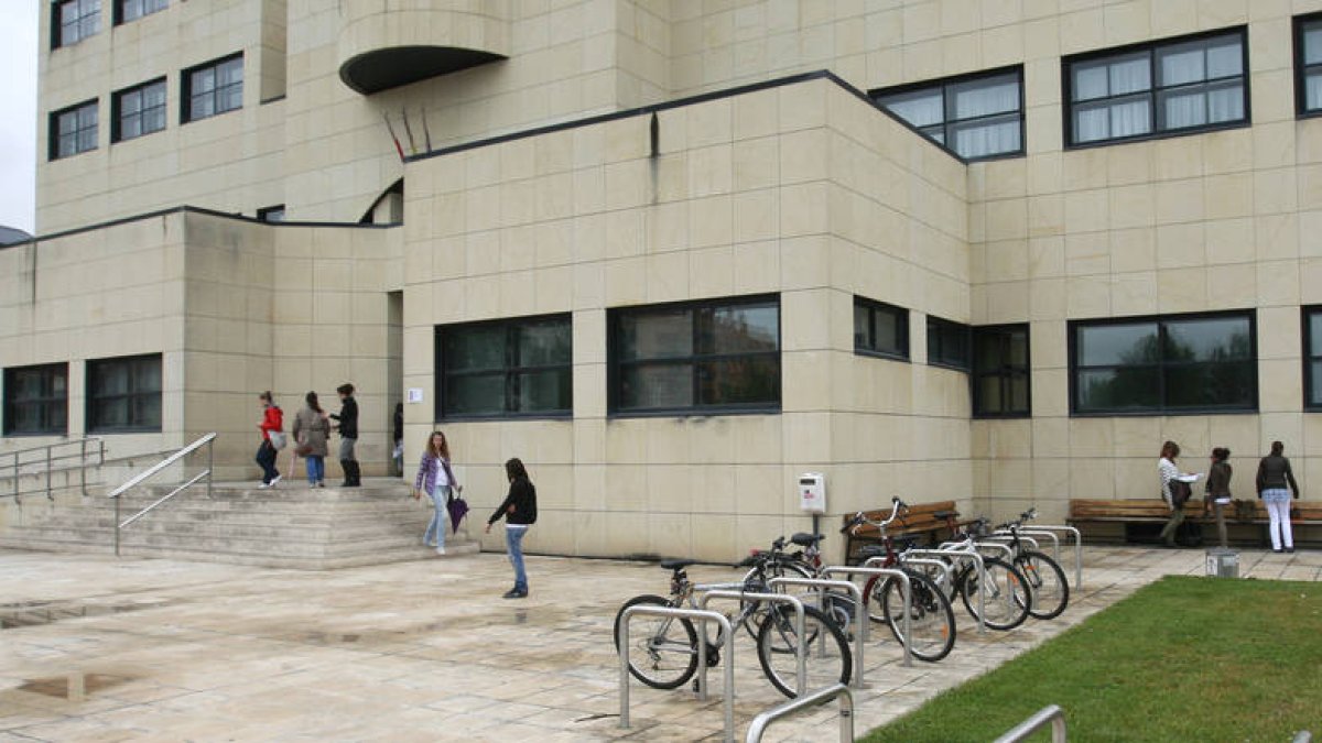Una de las facultades de la Universidad de Burgos. I. L. M.